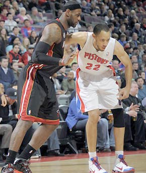 而在德甲联 而在德甲联