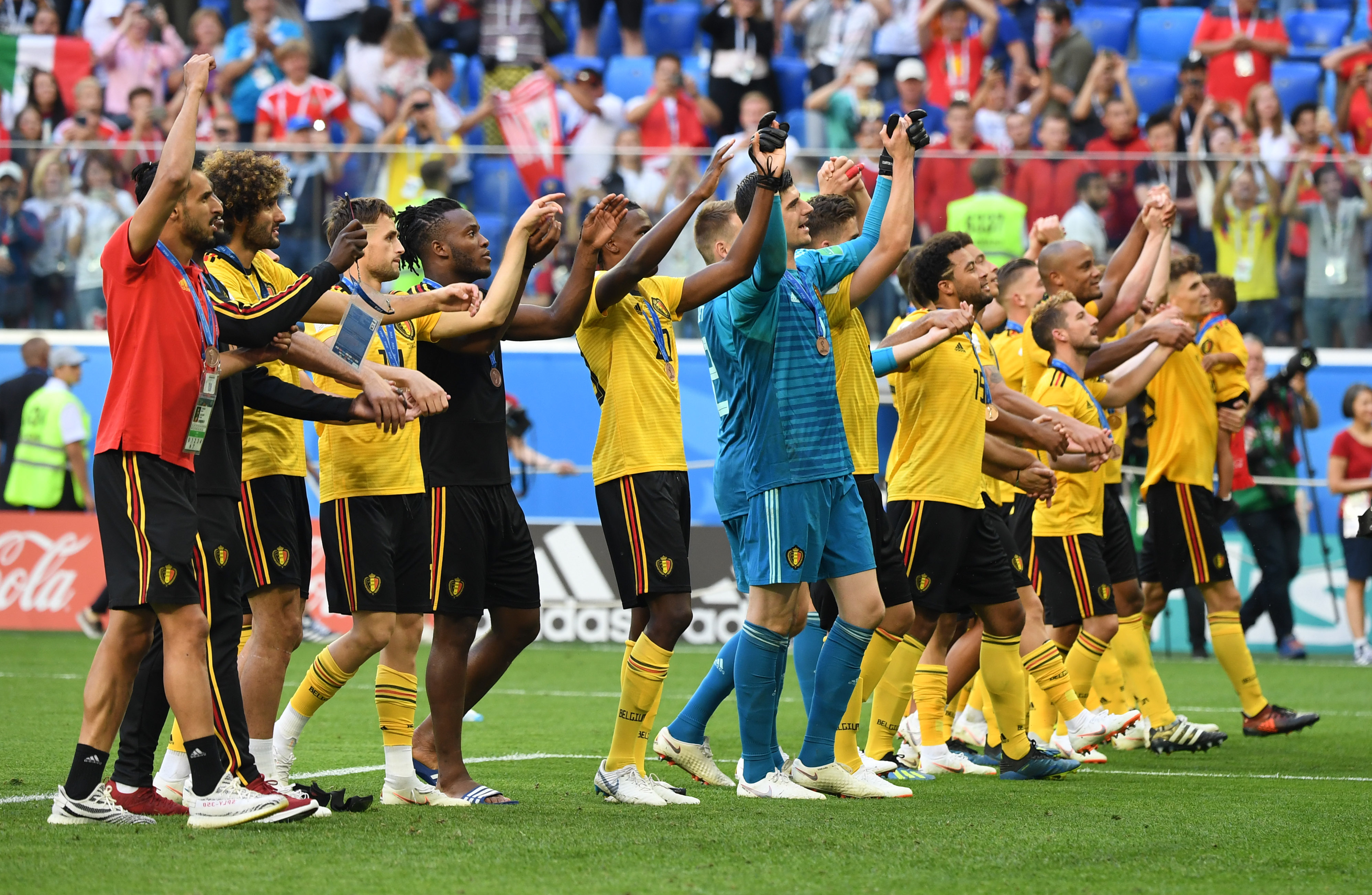 场中丝毫不 场中丝毫不